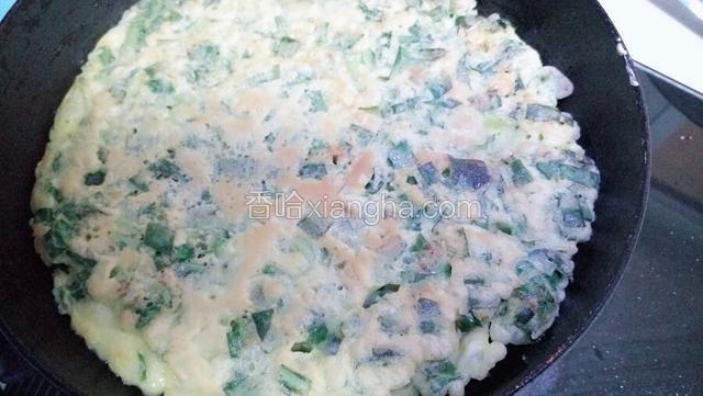 两面金黄出锅。我这个量做了两个饼。