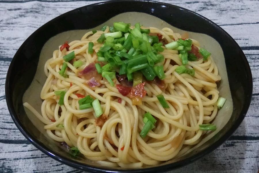 洋葱酱炒意粉