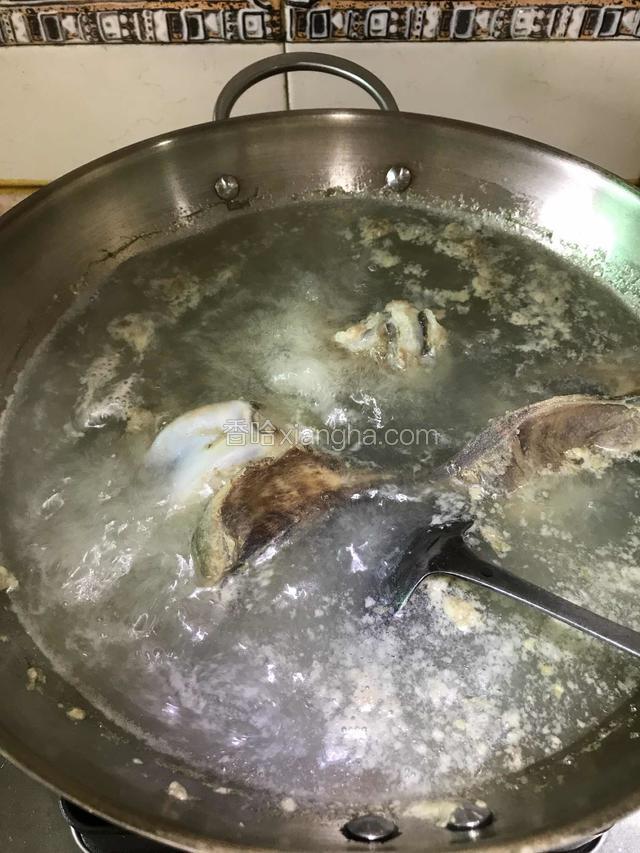 水开后继续煮5分钟左右。