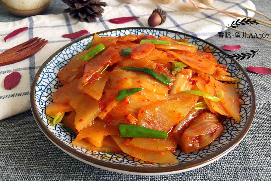 辣白菜炒土豆片