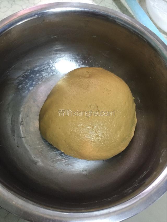 揉成光滑的面团