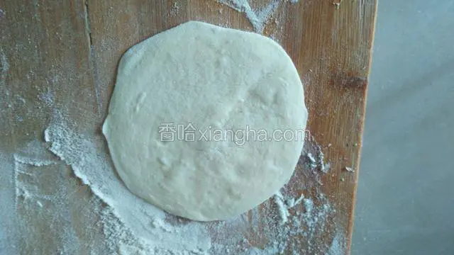 擀成饼皮
