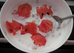 西瓜草莓酸奶西米露