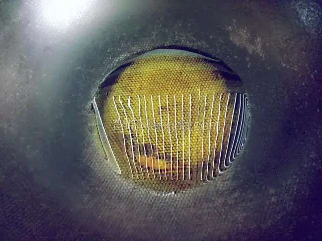 热锅烧油