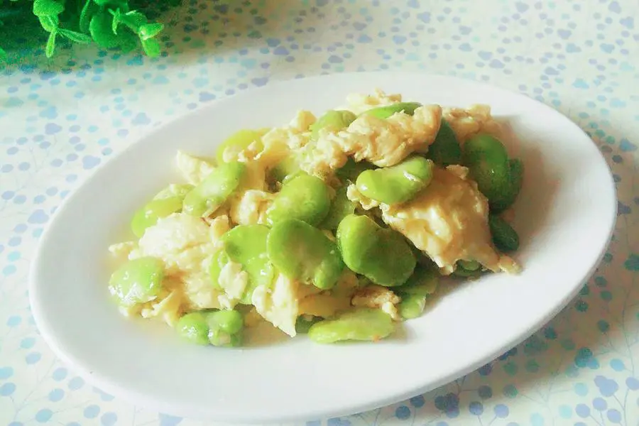 蚕豆米炒鸡蛋