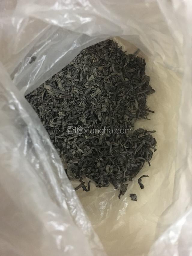 绿茶准备好，准备好榨汁机，使用料理功能