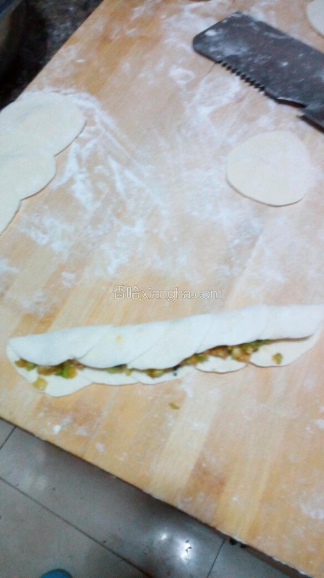 对折，卷起来