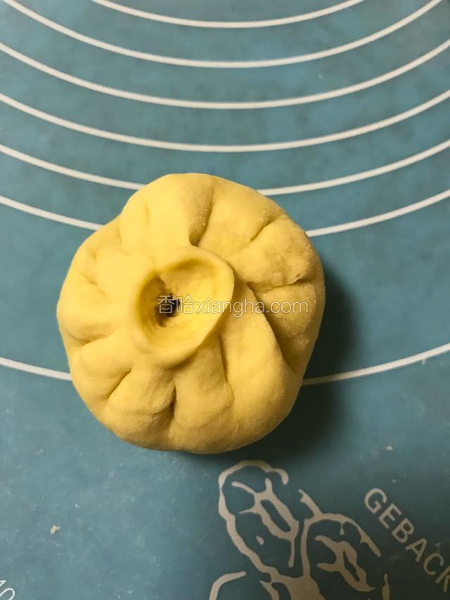 包成自己想要的形状，稍微静置10分钟左右