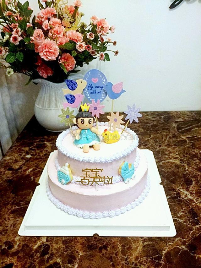 翻糖装饰淡奶油双层蛋糕