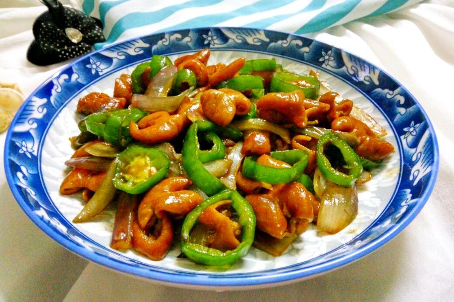 洋葱炒肥肠