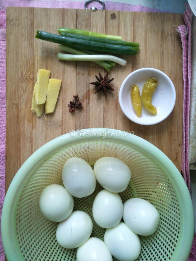 生姜切片，葱切段，其它食材准备好