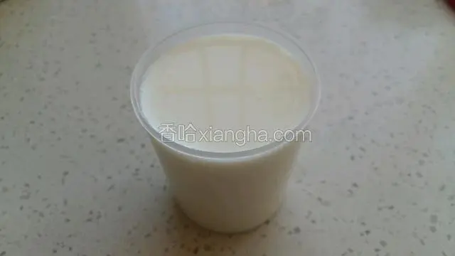 一杯粉，两杯牛奶。按照1:2的量来做。