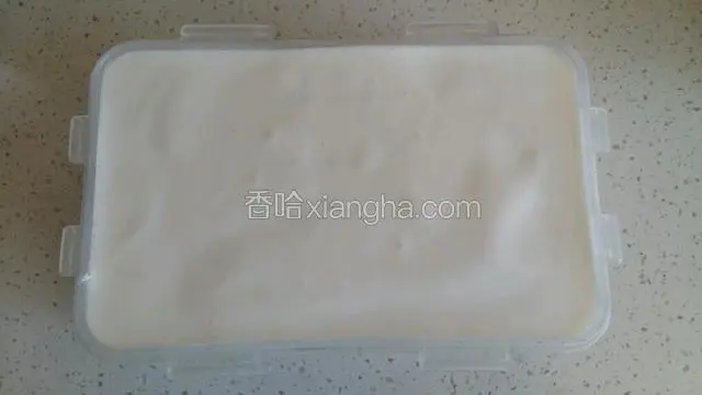 冷冻十个小时以上就可以吃了。