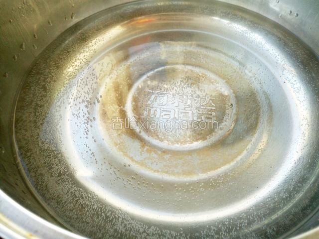 锅里烧热水