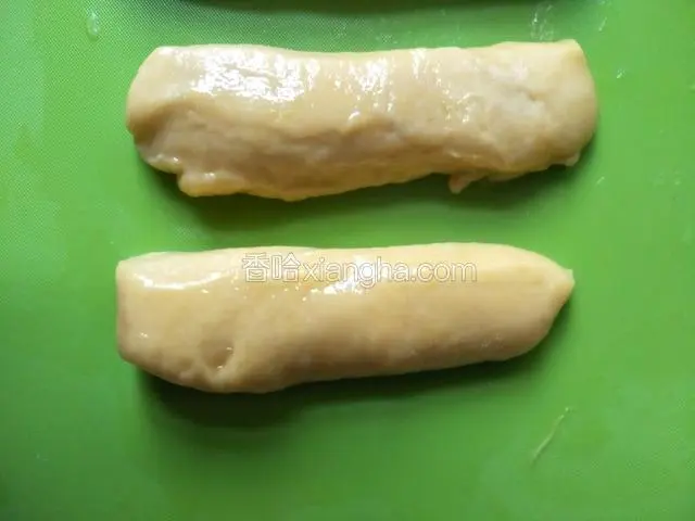 把面切成小条