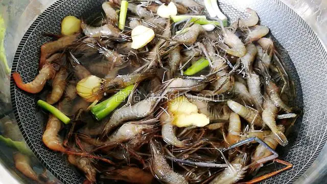 加水煮四分钟，即可。