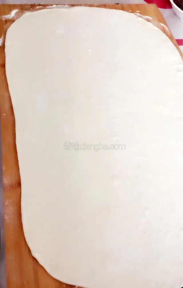 擀成长方形面片