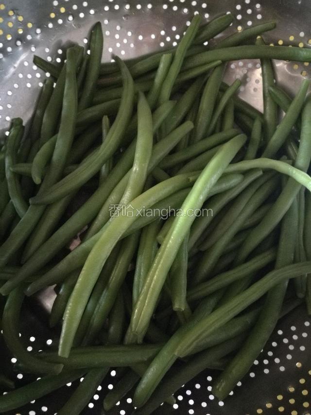 蒸好后用凉白开水降温。