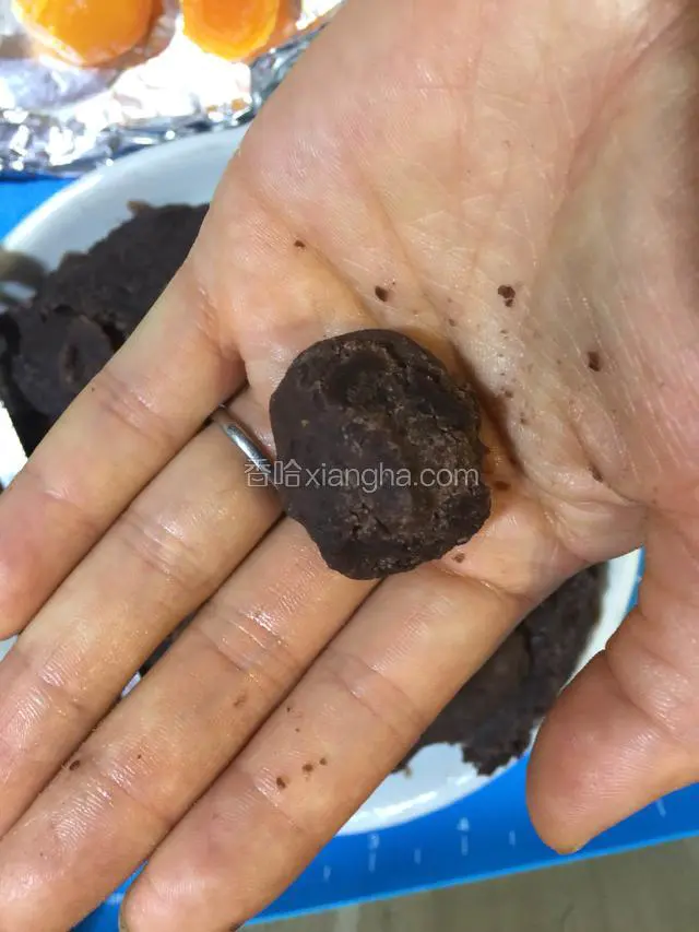 这是我自己做的豆沙，豆沙最好用稍微干一点的，