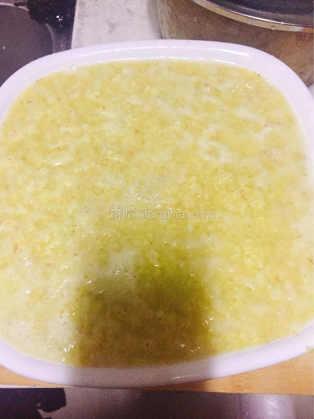 打碎的生姜汁倒出来