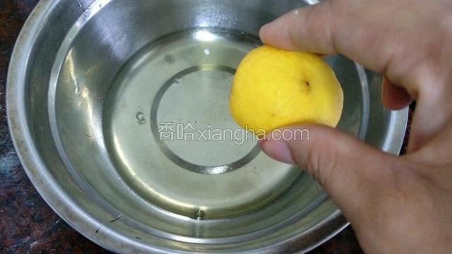 蛋白里加入柠檬几滴