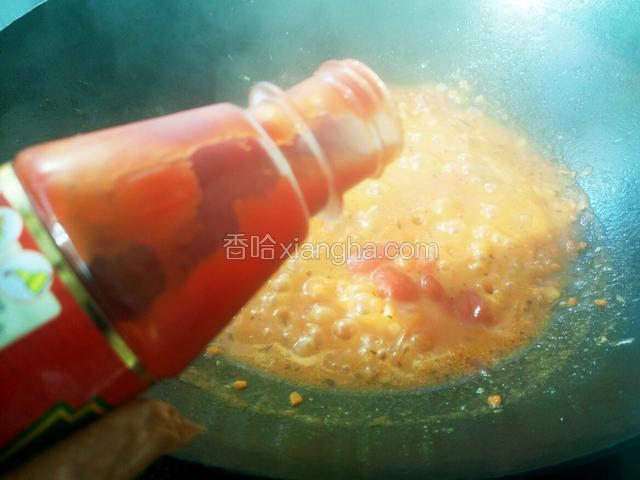 再放入一大勺番茄酱调味 小火慢慢收干汤汁就可以了 非常简单 一次可以多做一些