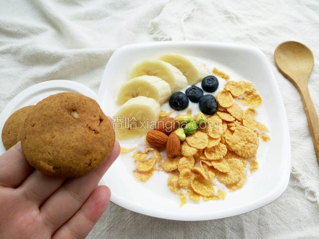 再搭配自己做的早餐饼干