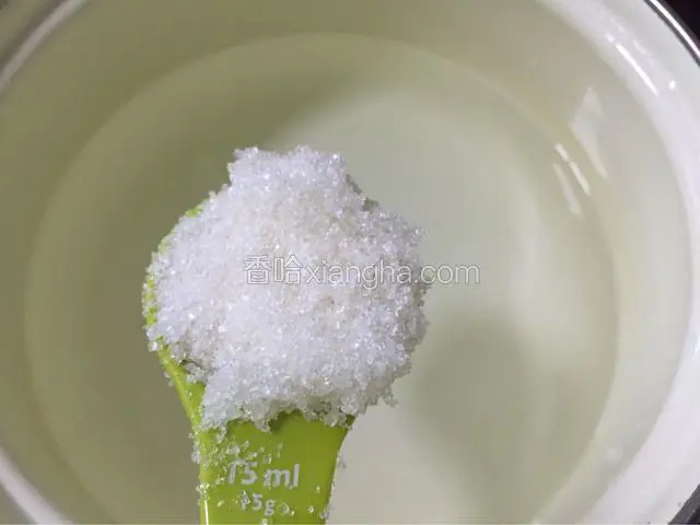将30g糖加入500g左右的水中