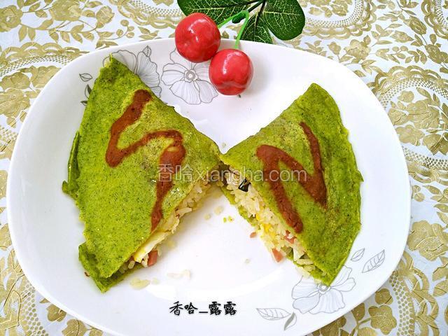 绿色的蛋包饭也很漂亮