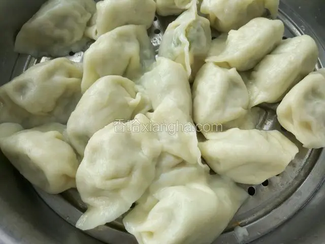 放在蒸帘上淋干水分