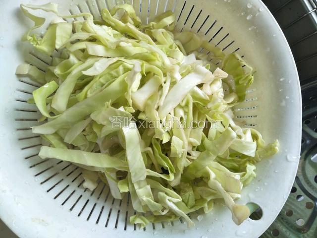 包菜洗净切丝