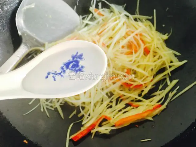 加入米醋。