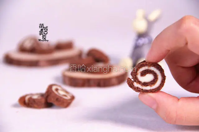 也可放入烤箱用上下火160度，烤一会就可以开吃啦，注意烫到哦！