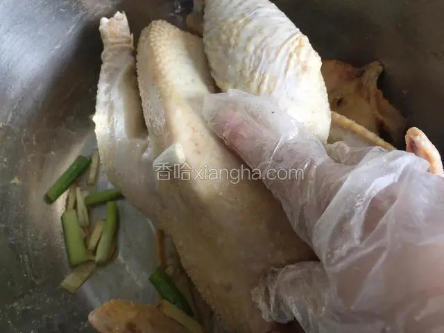 按摩入味2-3分钟。