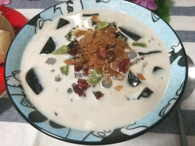 也可以加水果干，脆脆或谷物圈之类的。