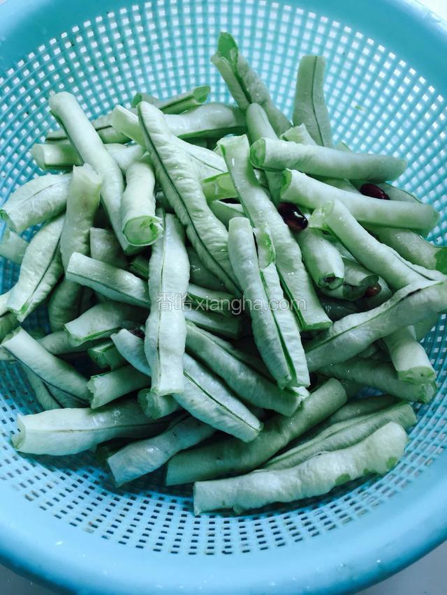 豆角泡洗干净折段