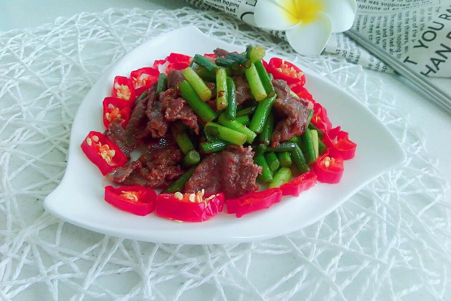 牛肉炒蒜薹