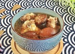 香菇炖排骨汤