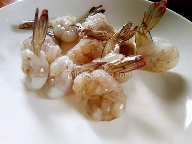 一份完整的虾球全部处理好了