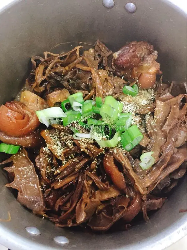 加味精葱花即可