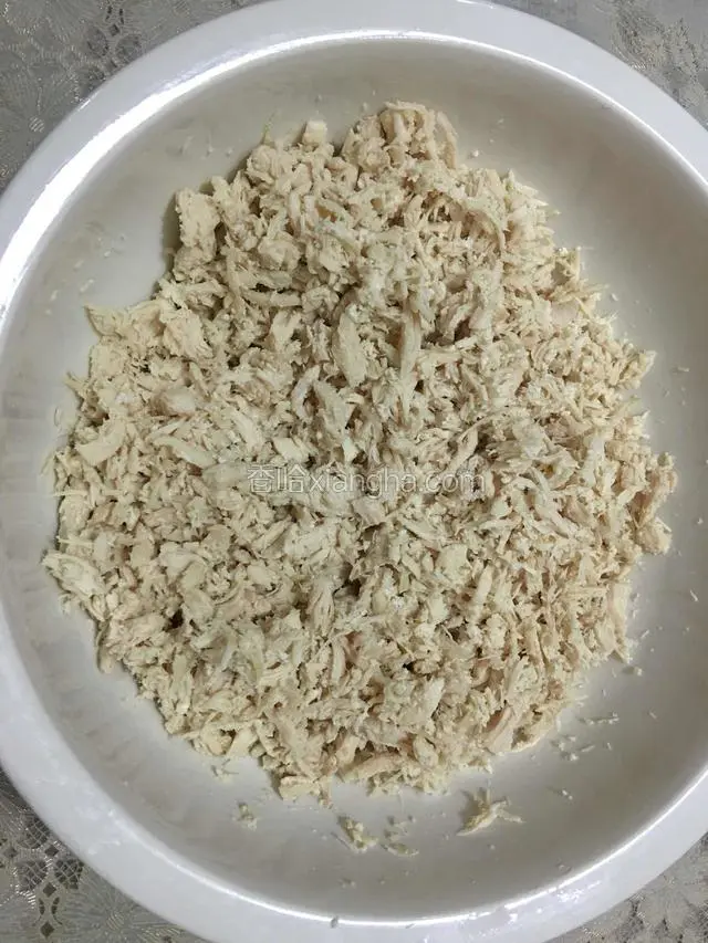 煮好，凉干水份，扯丝