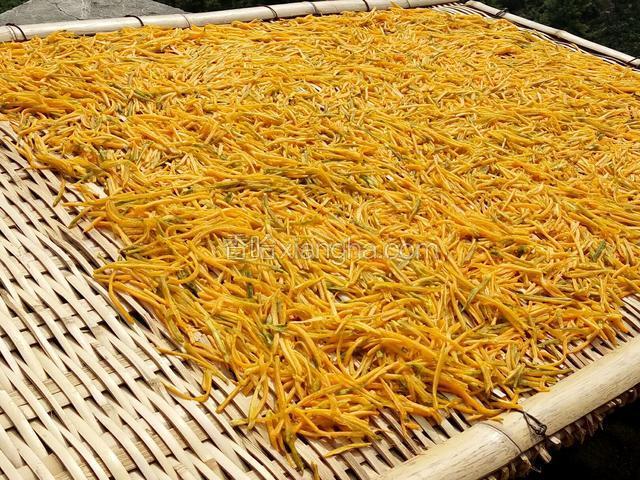 ﻿用筷子摊开均匀，晒