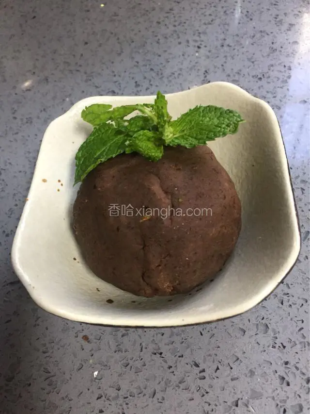 豆沙多的用保鲜袋分装，需要时取出，带着淡淡的桂花香的豆沙！