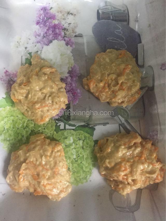 分成约50g一个的饼馅泥，一共10个，