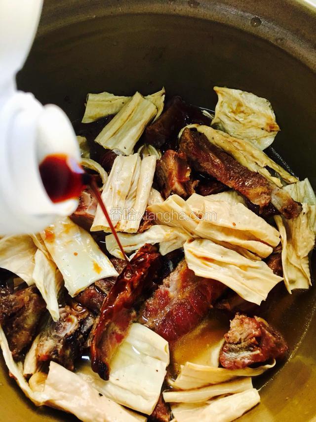 加入适量鲜味酱油