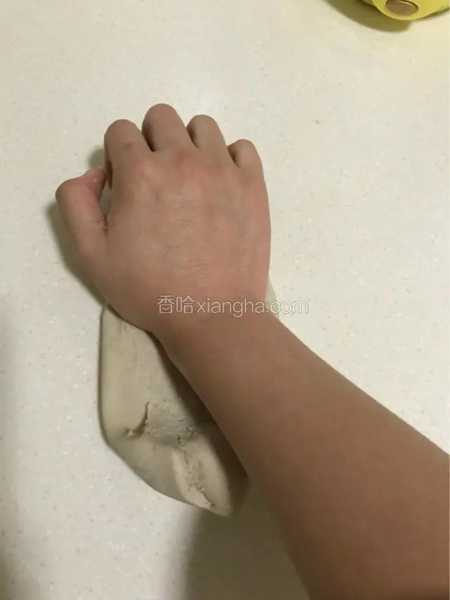 面醒20分钟，然后反复揉搓。