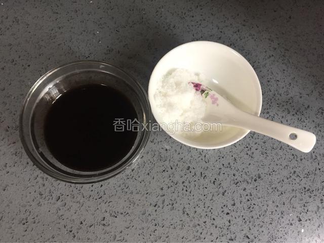 取醋1小碗，糖2调羹，