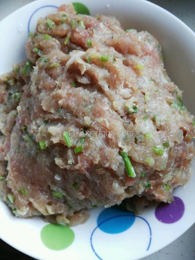 准备肉末，取适量