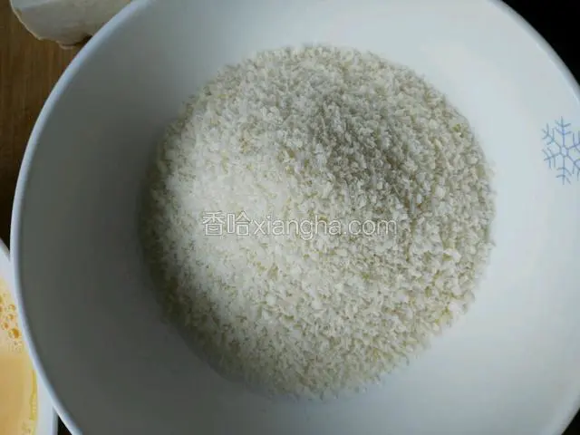 准备面包糠