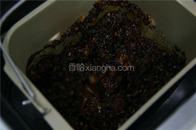 面包机搅拌20分钟即可完成茶膏。